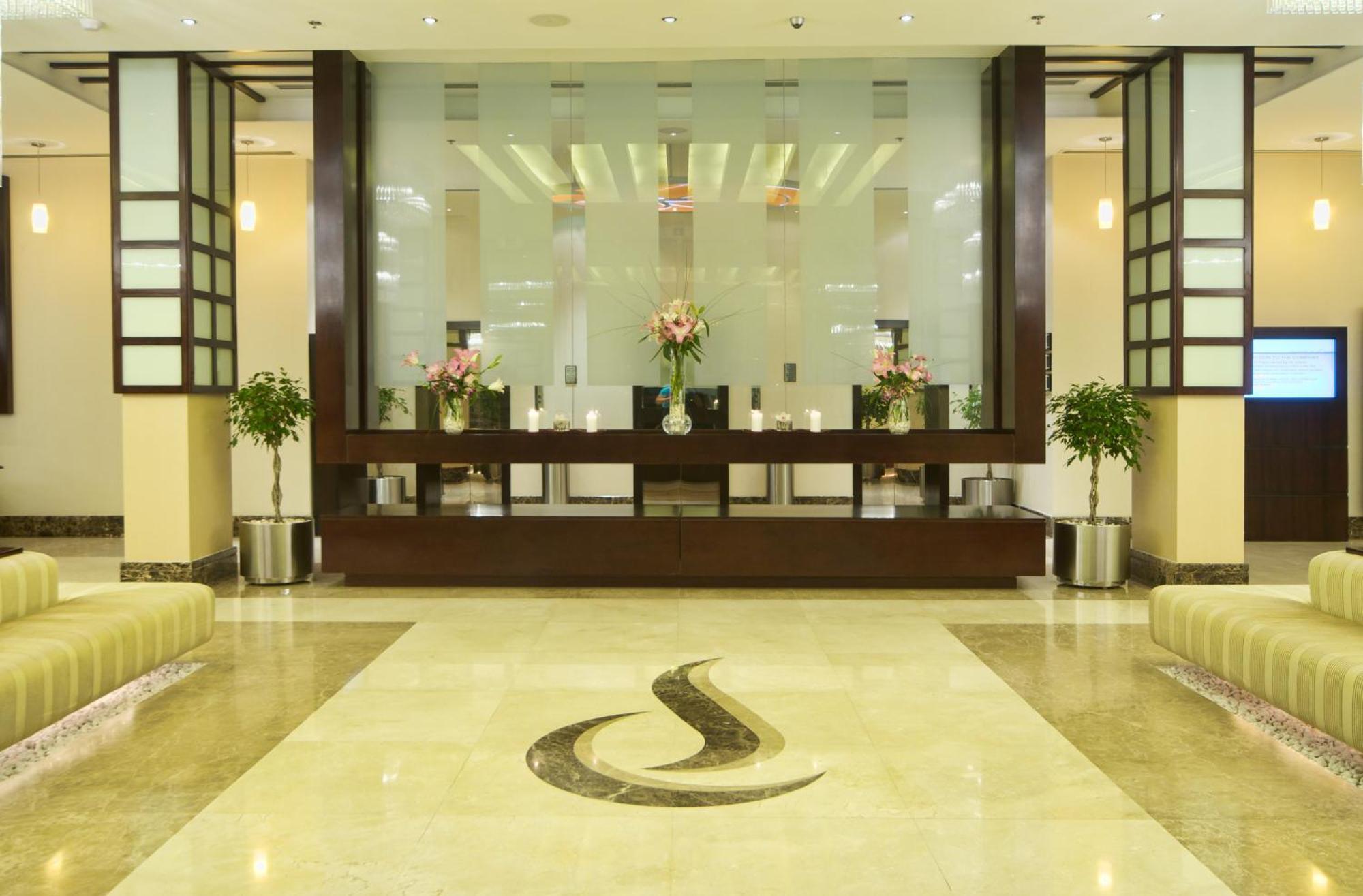 City Seasons Hotel & Suites 무스카트 외부 사진