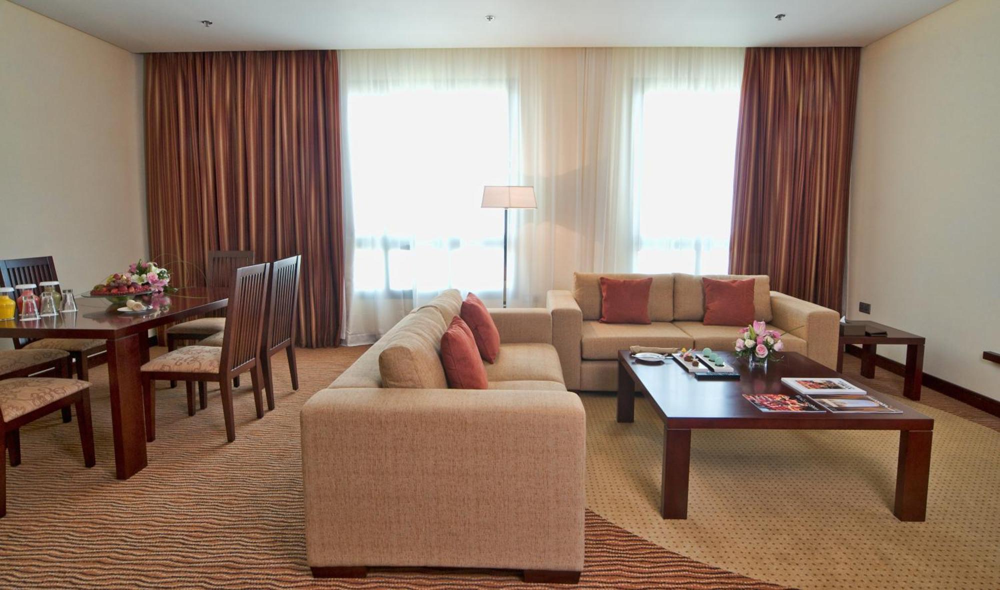City Seasons Hotel & Suites 무스카트 외부 사진