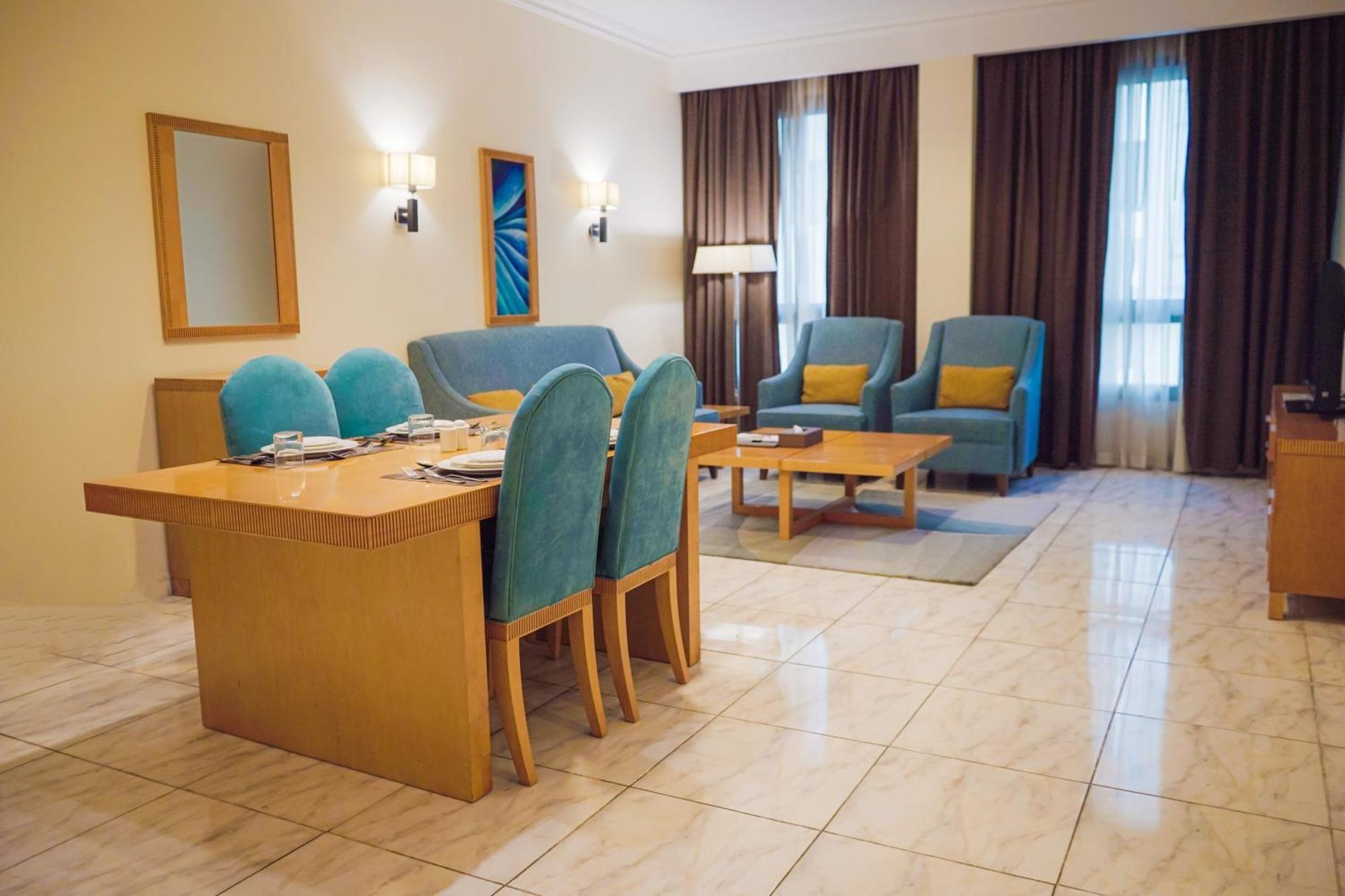 City Seasons Hotel & Suites 무스카트 객실 사진