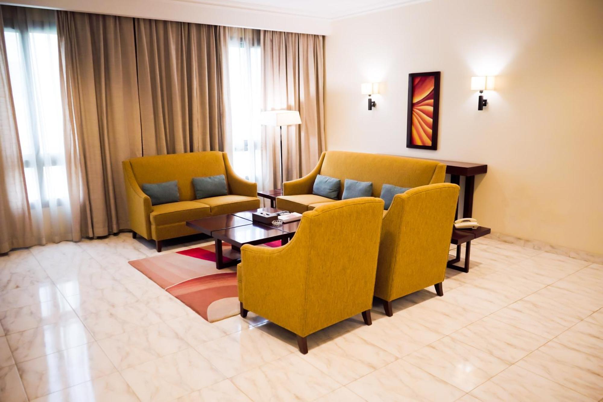 City Seasons Hotel & Suites 무스카트 객실 사진