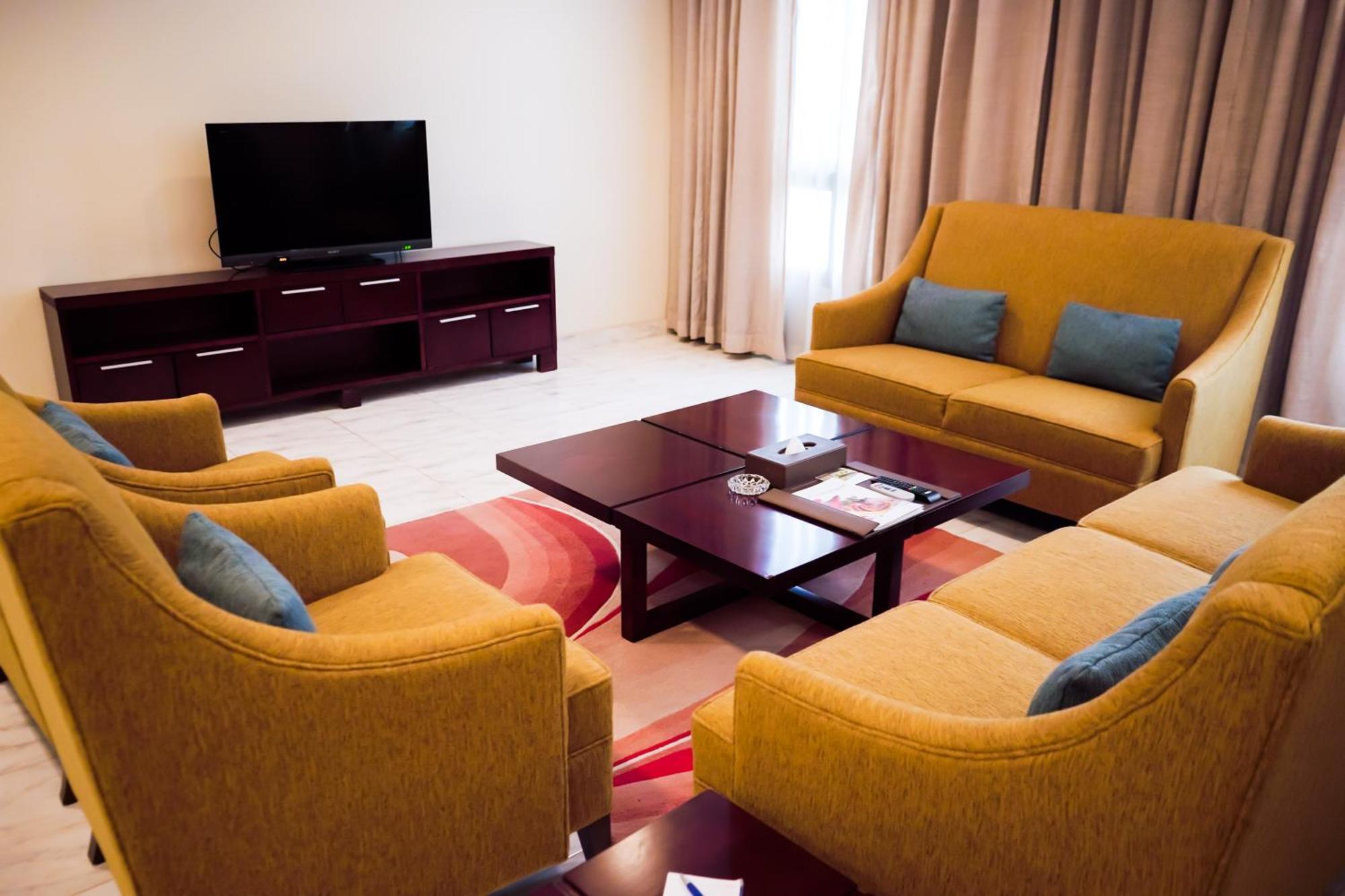 City Seasons Hotel & Suites 무스카트 객실 사진