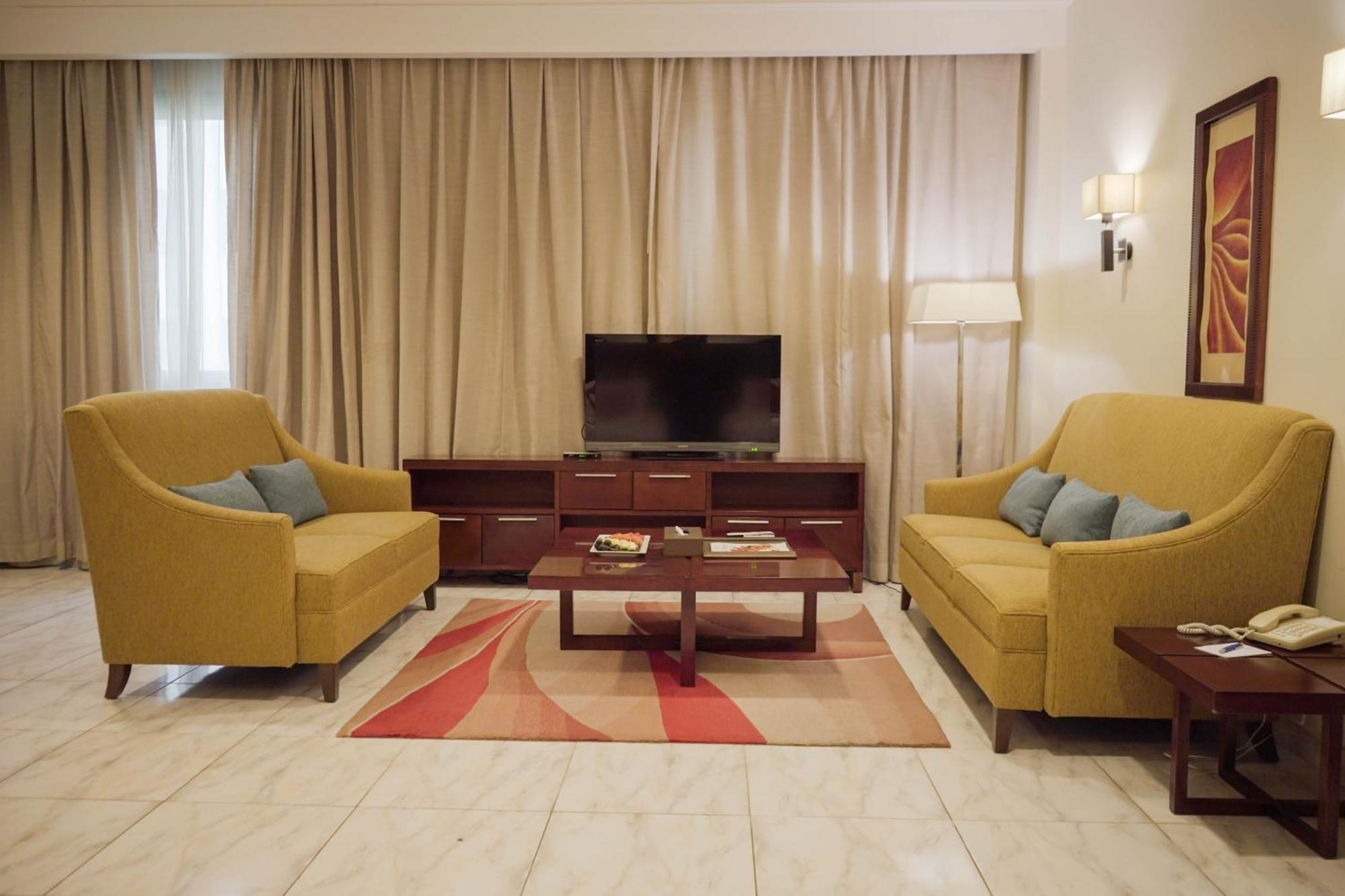 City Seasons Hotel & Suites 무스카트 객실 사진