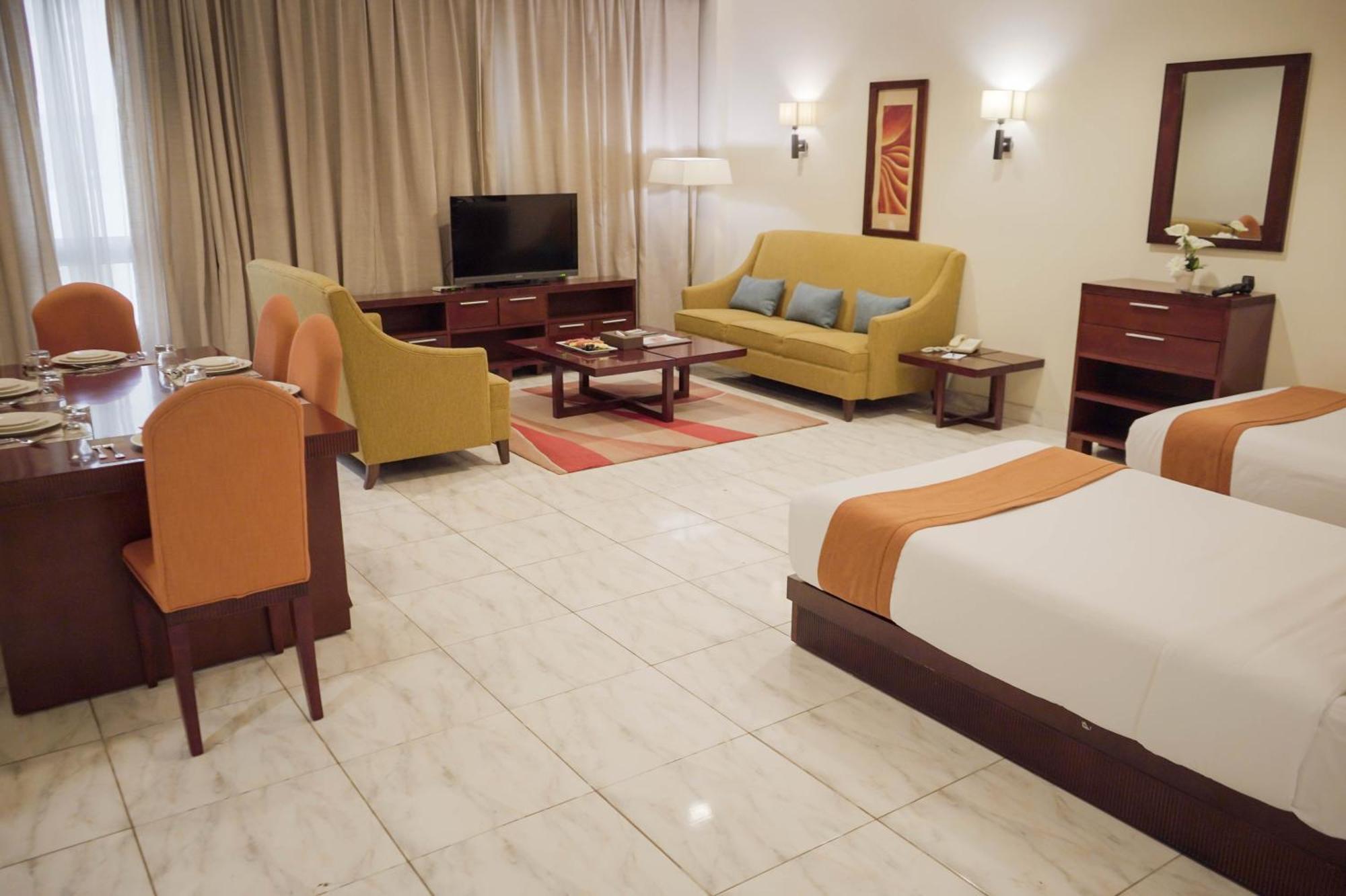 City Seasons Hotel & Suites 무스카트 객실 사진