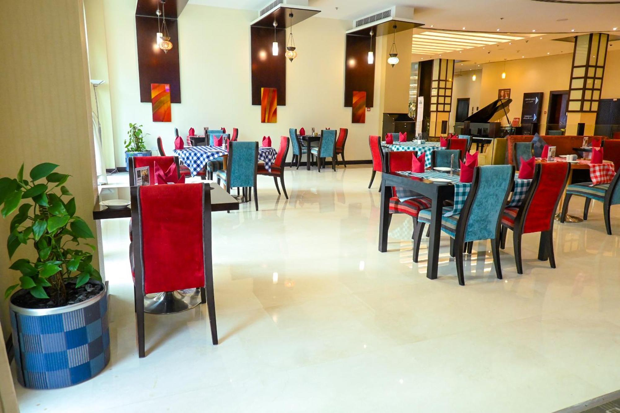 City Seasons Hotel & Suites 무스카트 외부 사진